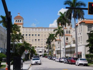Le Biltmore Hotel de Palm Beach et Sunrise Avenue.