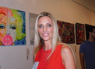 La peintre Regina Schneider / Soirée Made in France Exhibit 2016 à Miami.