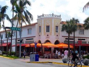 Lincoln Road : la grande artère piétonne de Miami Beach avec tous ses cafés et restaurants.