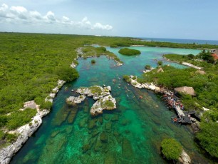 Cenote et lagon Yal-Ku à Akumal au Mexique