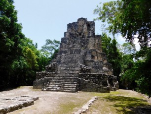 Ruines et pyramide de Muyil (près de Tulum au Mexique)