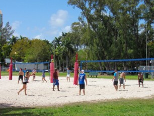 Volley ball dans un parc de Coconut Grove