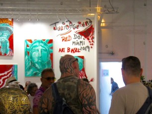 Expositions et foires d'art contemporain Red Dot et Spectrum dans le quartier de Wynwood à Miami.