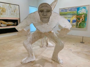 Sculpture de Thomas Houseago au Rubell Museum de Miami (collection privée d'art contemporain)