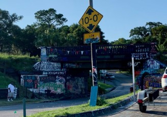 Le "graffiti bridge" à Pensacola en Floride