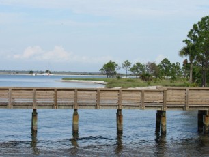 Plage sud-est (rivière près de la jetée) du St Andrews State Park de Panama City Beach