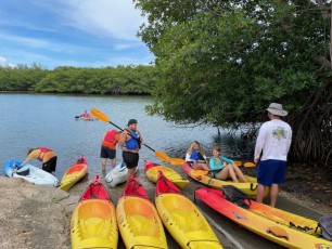 Kayak sur le lagon de Virginia Key, à Miami
