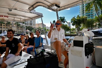 Captain Alex à bord du Water Trolley sur la New River de Fort Lauderdale