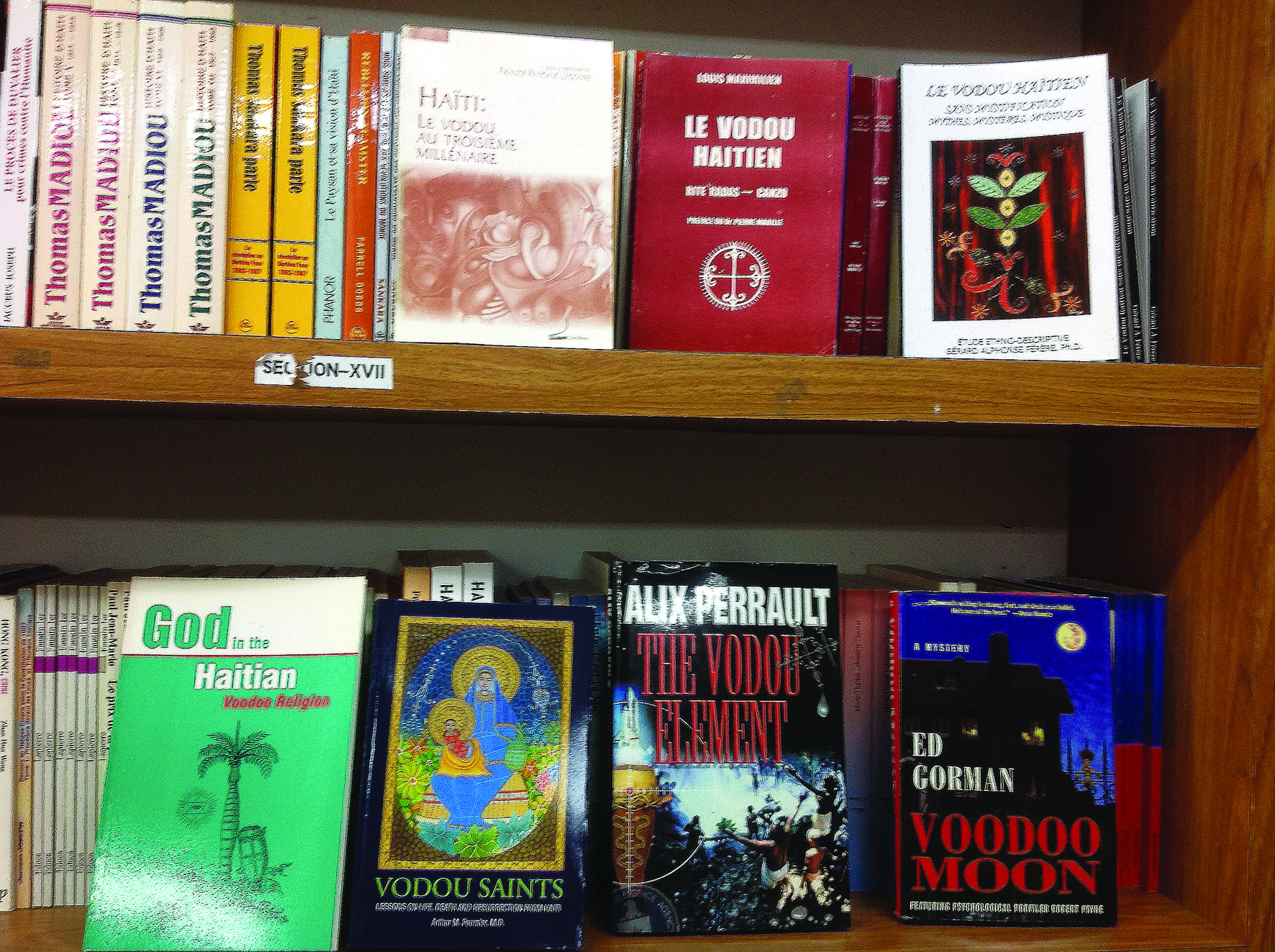 Le rayon consacré au vaudou y est très bien garni !