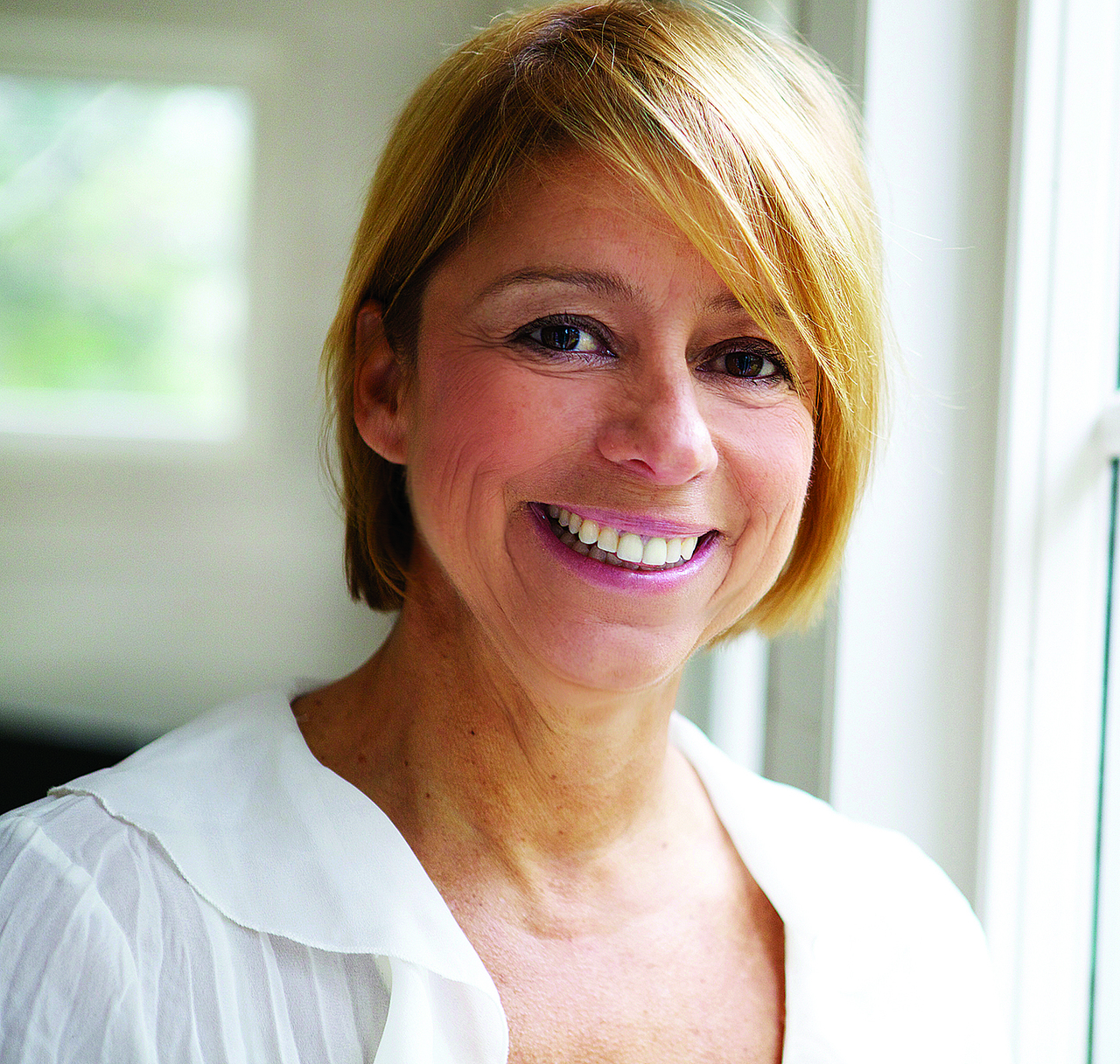 LIANE SANGOLO, coach