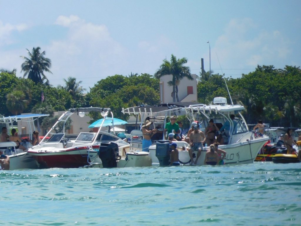 Fêtes sur les bateaux / Haulover Sand Bar / Miami