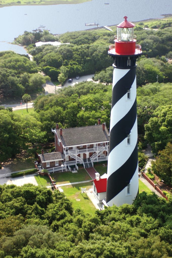 Le phare de Saint-Augustine et le « Maritime Museum » racontent l'histoire du plus ancien port de la nation. (Crédit photo : Image fournie par FloridasHistoricCoast.com)