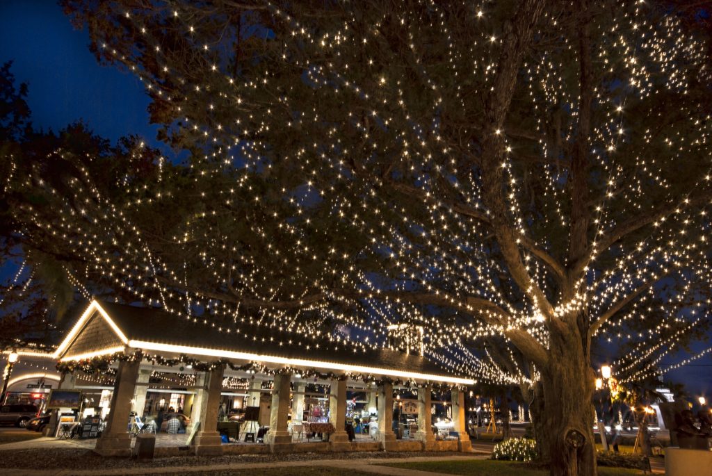 La « Plaza de la Constitucion » est l'un des endroits les plus populaires au cours des nuits de lumières de Saint-Augustine, qui se déroulent chaque année à partir de la mi-novembre jusqu'en janvier.