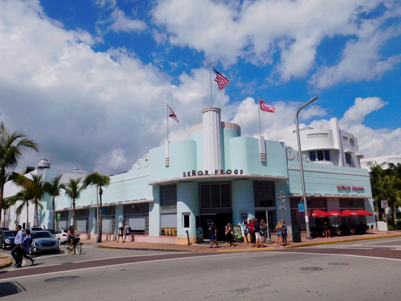 L'ex-Hoffman's Cafeteria, de style art déco, sur Collins Avenue à South Beach / Miami Beach