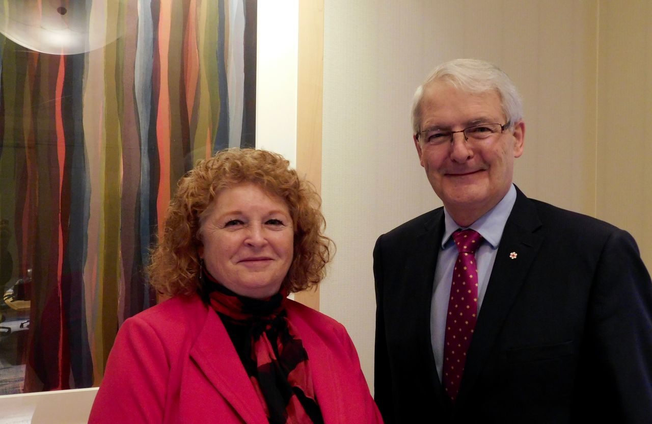 A Hollywood en Floride : Susan Harper (consule générale du Canada à Miami) et Marc Garneau ministre des Transports)
