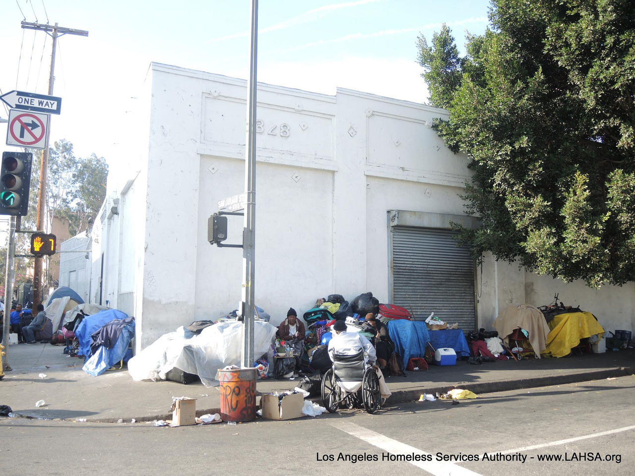 Les sans-abris dormant dans la rue du quartier de Skid Row à Los Angeles