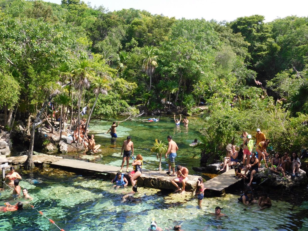 La cenote Azul (près de Playa del Carmen au Mexique)