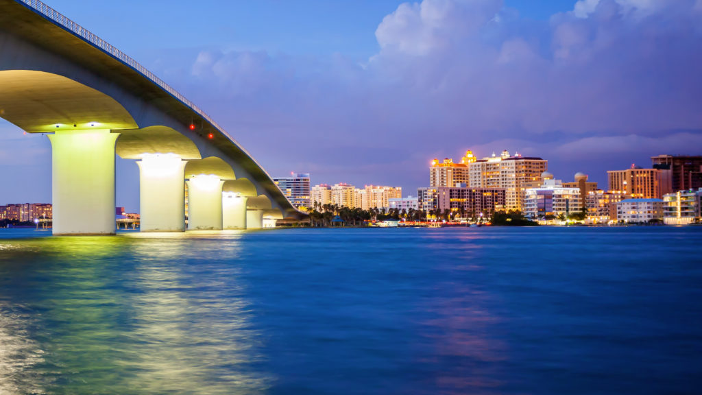Le pont au-dessus de la baie de Sarasota.