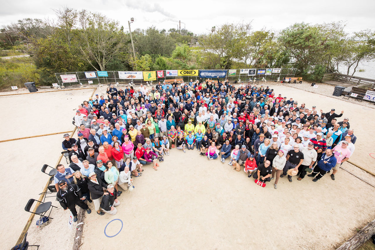 Près de 400 personnes (8 champions du monde) au tournoi de pétanque d'Amelia Island