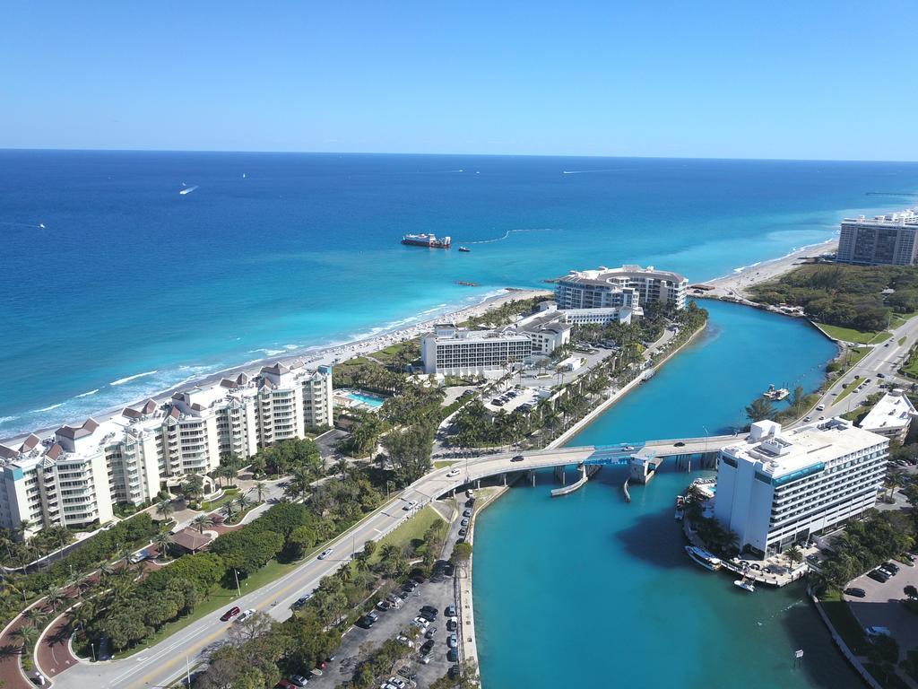 Waterstone : Hôtel, restaurant bar, ici sur la droite, à Boca Raton en Floride