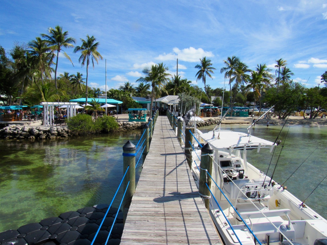 La plage et le restaurant Marker 88 à Islamorada