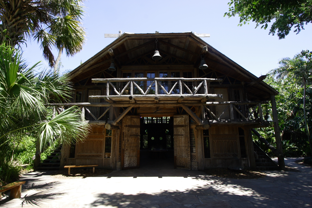 "The Hall of Giants" dessiné par Waldo Sexton et construit en 1941 au McKee Botanical Garden