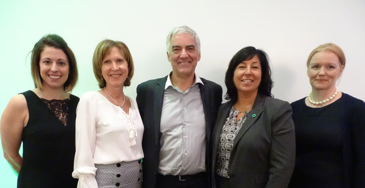 Journée portes ouvertes de la Desjardins Bank : Mylène Tétreault (Raymond Chabot Grant Thornton), Christine Marchand (Galaxy Title), Marcel Racicot (Racicot & Ass.), Sylvie Gagné (Desjardins Bank) et Johanne Marcoux (Marcoux CPA).