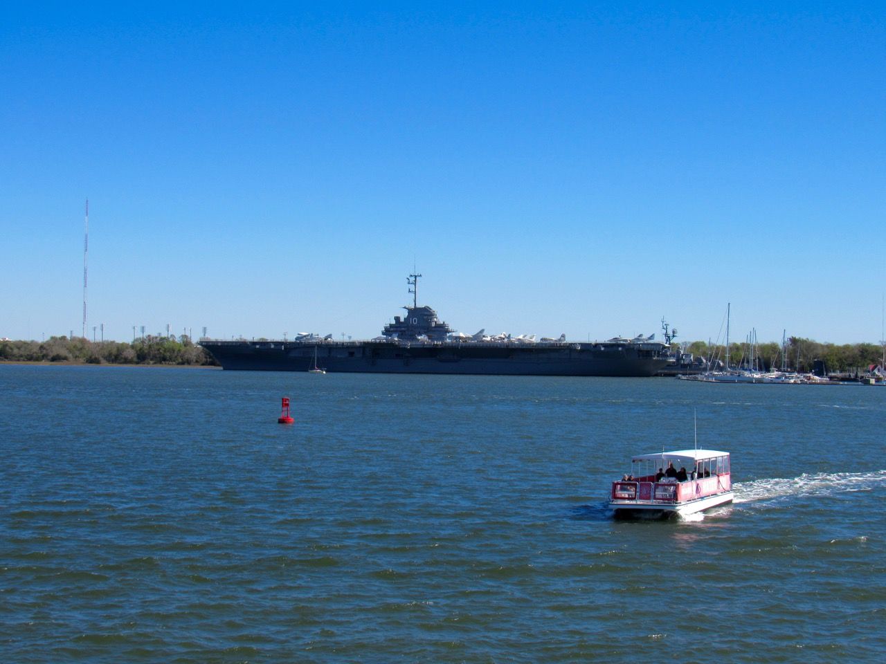 L'USS Yorktown CV-10 à Mount-Pleasant