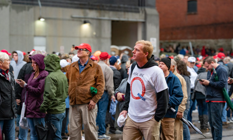 Entrée d'une réunion publique avec Donald Trump en 2019 à Minneapolis. Crédit photo : Tony Webster (CC BY 2.0)