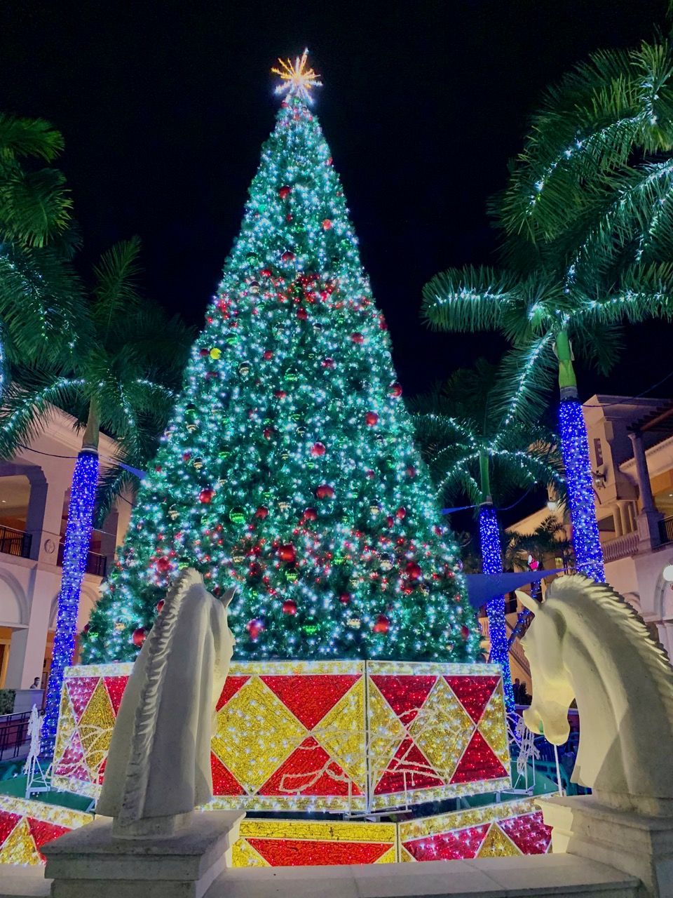 Hallandale : les décorations de Noël au Gulfstream Park en vidéo et photos
