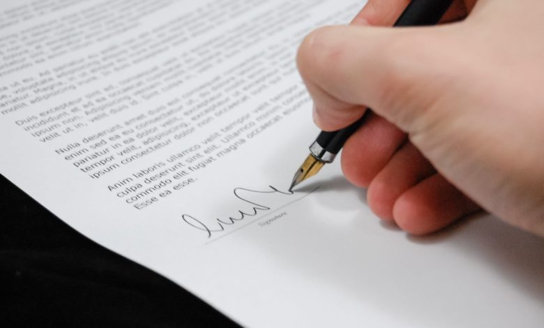 sign pen business document