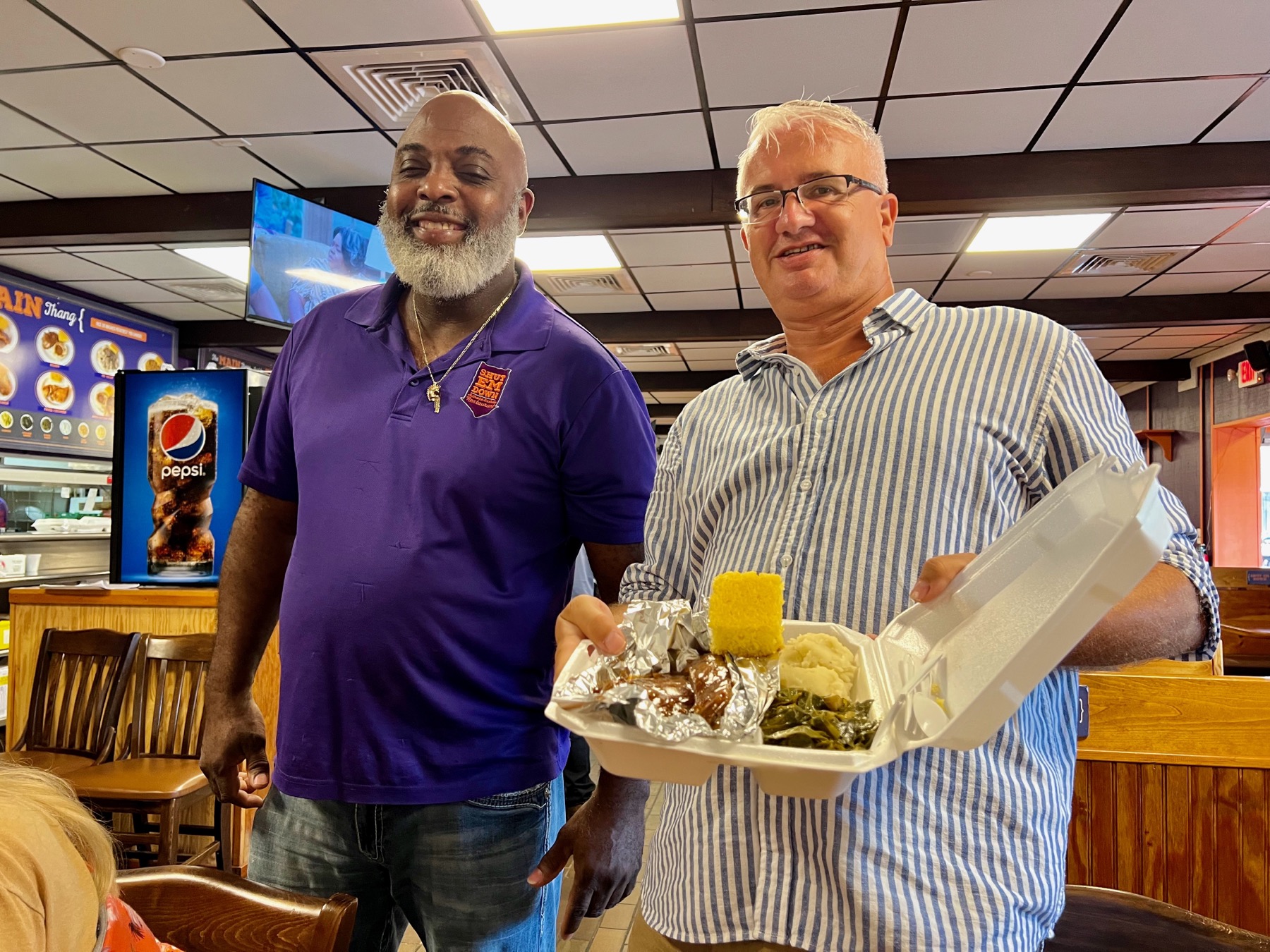 Thomas de Shut Em Down Authentic Southern Restaurant avec Gwendal Gauthier du Courrier des Amériques.