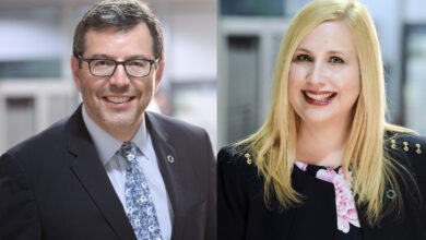 Desjardins Bank : "La saison s’annonce bonne en Floride !" Cette photo : Louis Rhéaume (président) et Sonia Bolduc