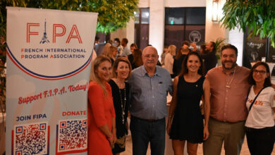 Rebecca Bourgin (consule adjointe) Cécile Lacheteau (attachée à l'éducation au consulat de France), Roger Pardo (pdt FIPA), Axelle Gault (conseillère des Français de l'étranger) et Pierre de l'hôtel THesis lors de la soirée Wine & Cheese de FIPA !