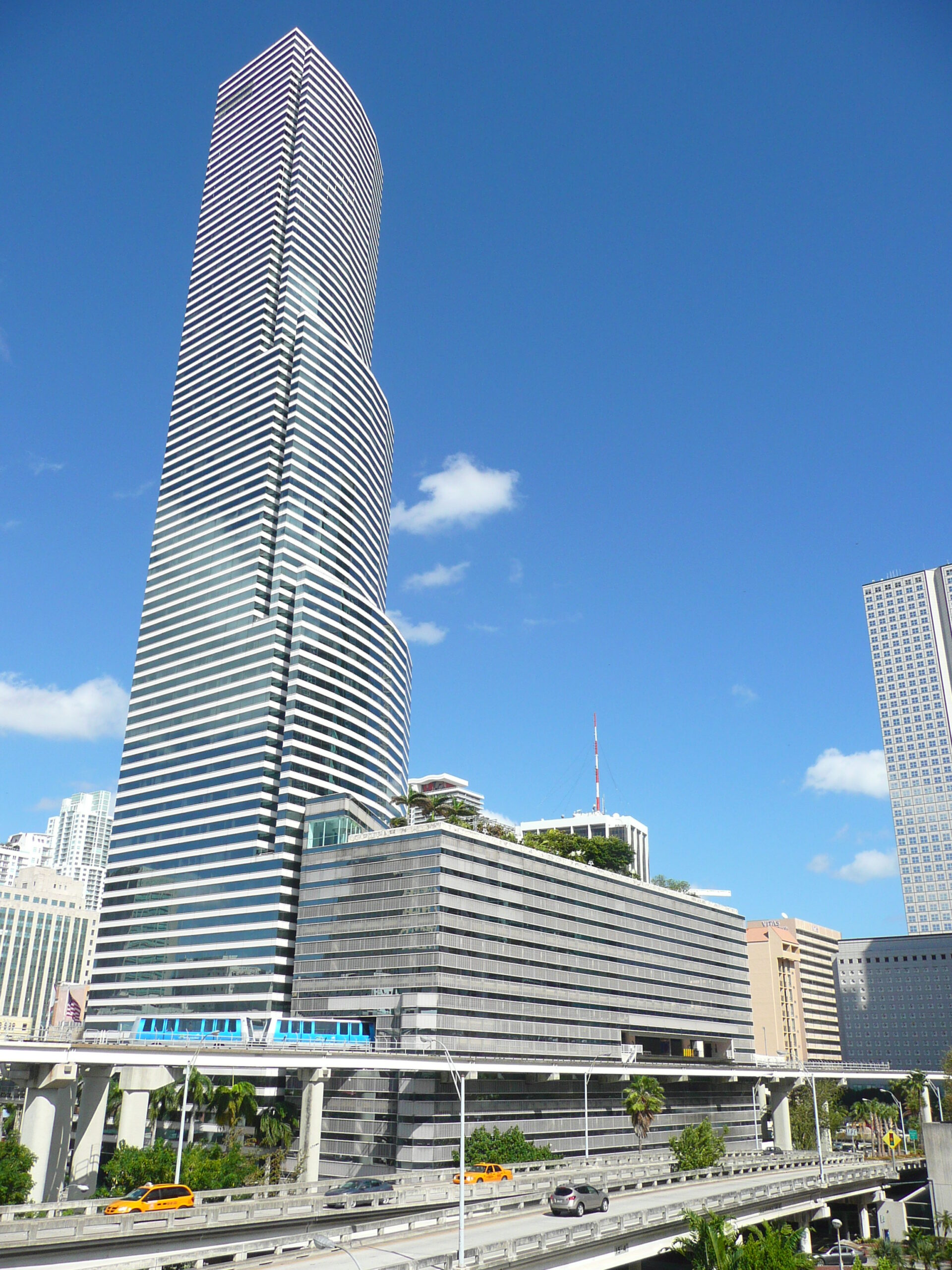 Bureau du Québec à Miami, Miami Tower
