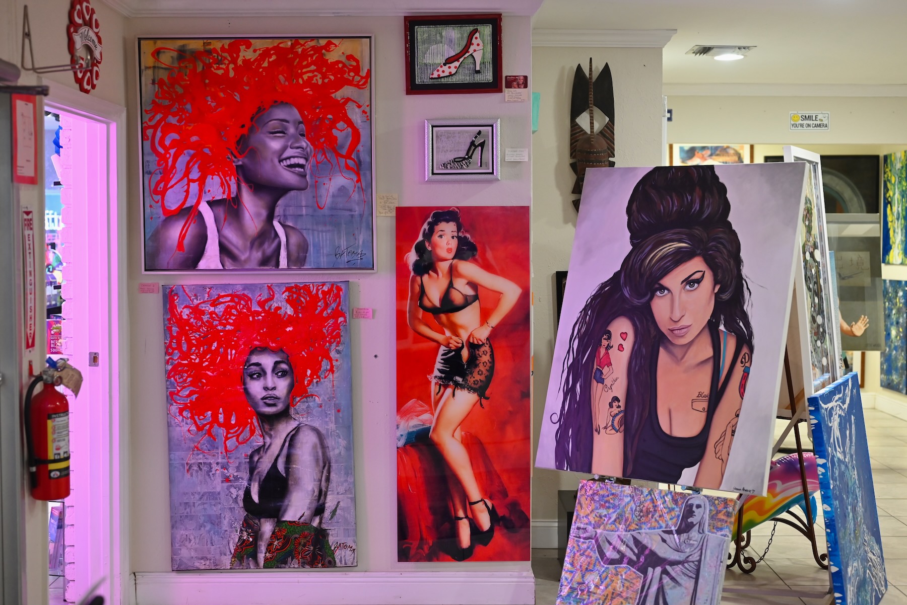 Des toiles de la peintre française Batoma, à la galerie Art Frenzie