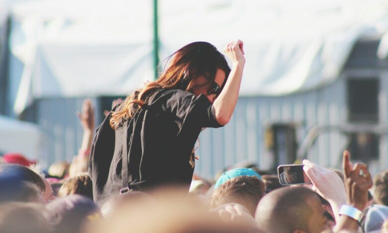 Festival femme foule