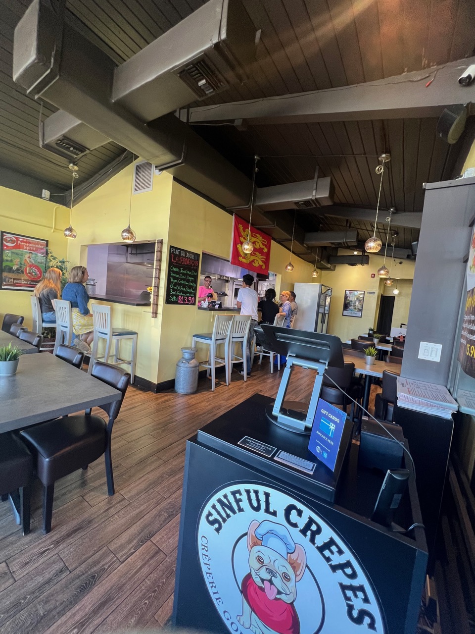 Sinful Crepes : Un Voyage en Normandie au Cœur de Pompano Beach