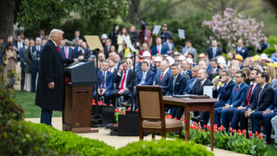 L'annonce des droits de douane dans le jardin de roses de la Maison Blanche le 2 avril.