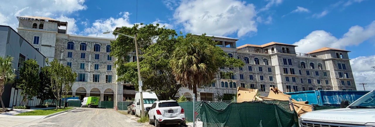 Il y a encore beaucoup de travaux à terminer à NORA District !