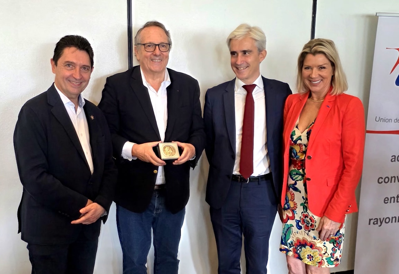 Olivier Cadic, Xavier Capdevilelle, Raphaël Trapp, et Marie-Ange Joarlette, l'épouse de Xavier.