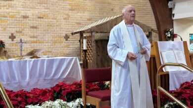 Le Père Jacques Pelletier sera cette saison le prêtre des Snowbirds" pour les messes en français à Dania Beach