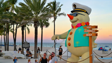 Ft Lauderdale Beach : Nos photos et vidéo de l'éclairage de Noël et du nouveau bonhomme de sable !