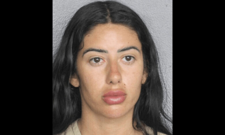 Une jeune française accusée d’avoir mordu un policier à Fort Lauderdale