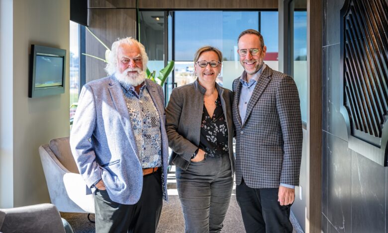 Michel Laroche Pascale Desgagnés et Eric Laroche. Viverdi, un nouveau domaine haut de gamme pour VR au Québec