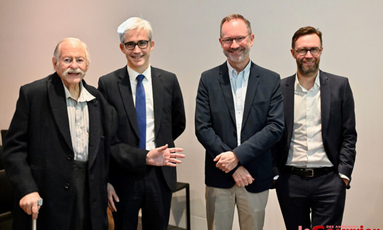 Mitchell "Micky" Wolfson Jr, Raphaël Trapp (consul de France), Laurent Salomé (Dir. Versailles) et Nicolas Doyard, attaché culturel de l'ambassade de France à Miami.