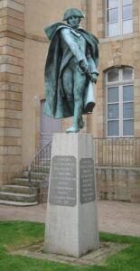 Statue du Colonel Armand à Fougères en Bretagne.